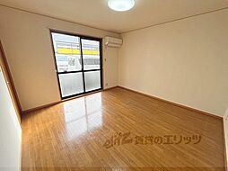 近鉄大阪線 大和高田駅 徒歩6分の賃貸アパート 1階1Kのリビング/ダイニング