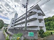 三郷駅より徒歩8分 3階 築31年8ヶ月の賃貸物件