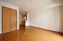 カーサ・プラシード 102 1階1Kのリビング/ダイニング