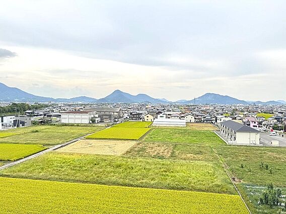 バルコニーから...