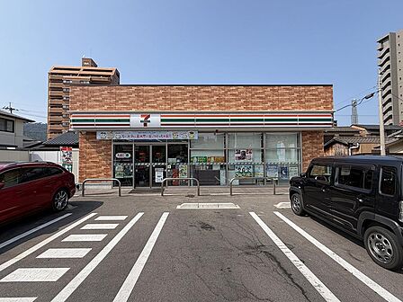 セブンイレブン 110m 徒歩2分