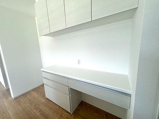 背面収納もたくさんです♪