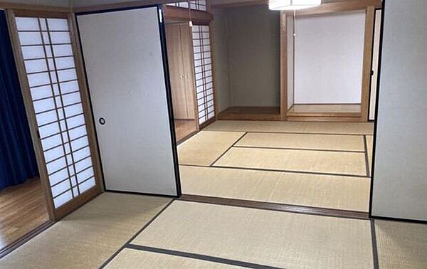 和室4部屋あります