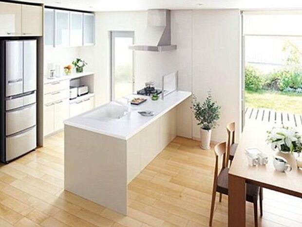 ダイニングやリビングに美しく溶け込むこれからの時代のキッチンのカタチです。キッチンにいるときも、リビングにいるときも、その存在価値が感じられます。