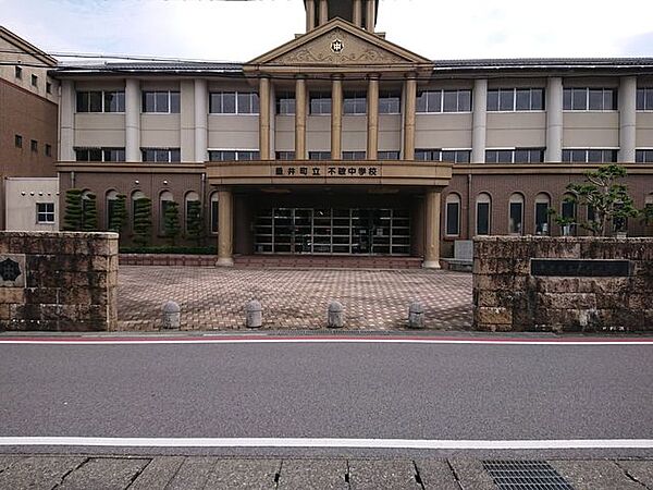垂井町立不破中学校垂井町立不破中学校 620m