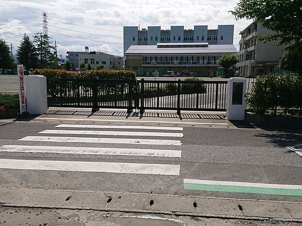 大垣市立静里小学校・静里幼稚園大垣市立静里小学校・静里幼稚園 690m