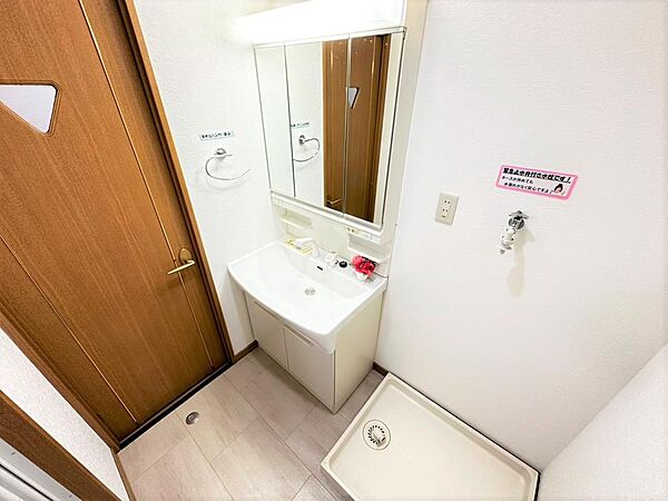 忙しい朝にも便利な機能性の高い洗面化粧台です！