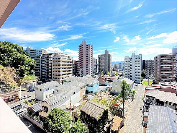遮断物がなく開放感ある眺望が魅力のお部屋です♪遠くまで見渡せる開放的な景色が広がります♪