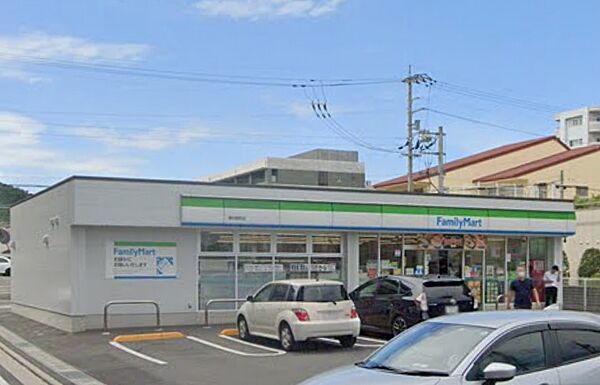 画像20:【コンビニエンスストア】ファミリーマート 高松桜町店まで229ｍ