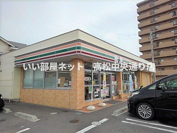 画像17:セブンイレブン宇多津町平山店まで140m