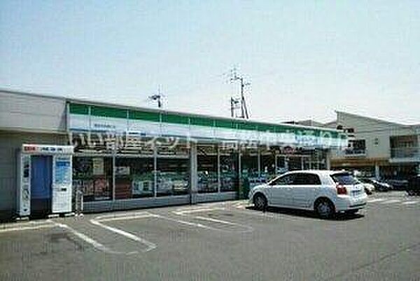 画像15:ファミリーマート高松中央通さんまで100m