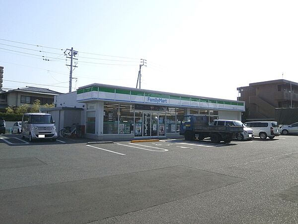 画像20:ファミリーマート高松東バイパス店（448ｍ）