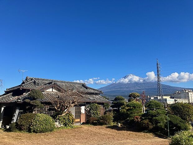 富士山望む八棟造の古民家(3K)の外観