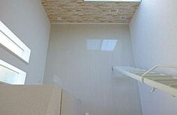 京急本線 逸見駅 徒歩6分の賃貸アパート 1階ワンルームのリビング/ダイニング