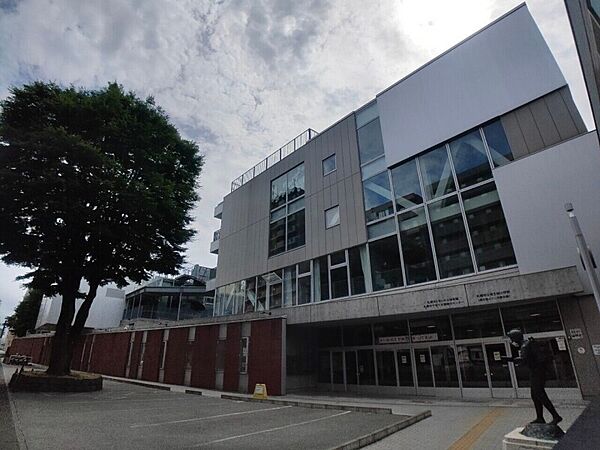 画像22:札幌市立資生館小学校 753m