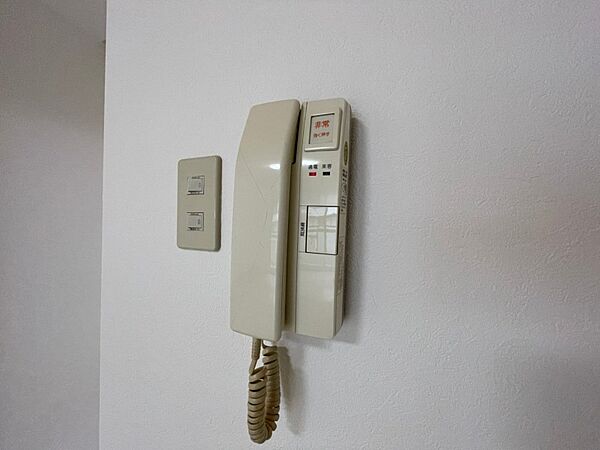 画像23:インターホンは通話ができるので急な訪問があっても安心です。