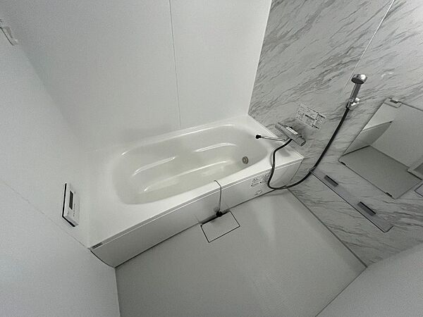 画像4:お風呂です。広々したバスでゆっくりくつろげます。