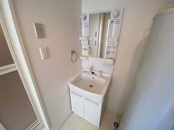 画像15:こちらに洗面台があります。朝の洗顔はこちらで。