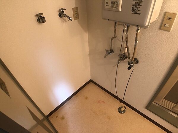 画像22:もちろん洗濯機置場は室内にあるので、いつでも洗濯できますよ〜