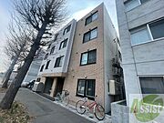 新道東駅より徒歩5分 築4年8ヶ月 4階建の賃貸物件