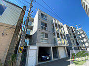 バスセンター前駅より徒歩9分 築8年8ヶ月 4階建の賃貸物件