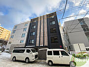 すすきの駅より徒歩10分 築1年8ヶ月 5階建の賃貸物件