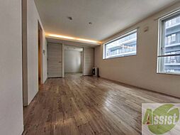 ブルーイング大通東 4階2LDKのリビング/ダイニング