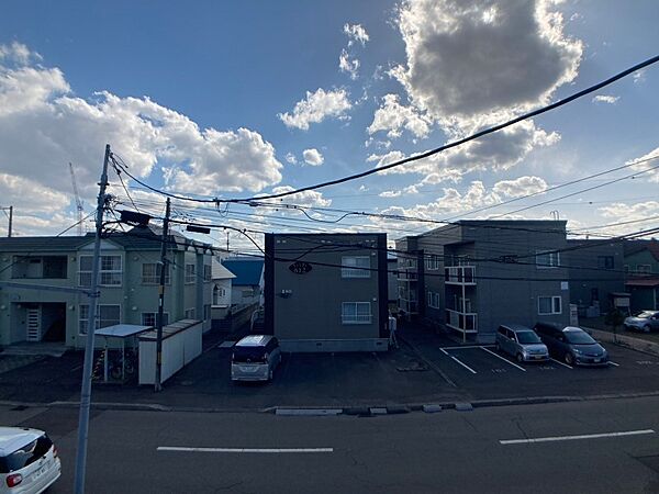 画像20:眺望はこちら。静かな住宅街という印象を受けました。