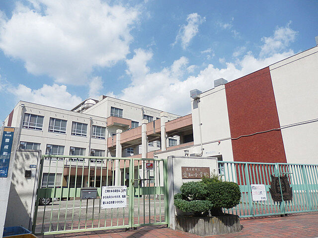 小学校「名古屋市立愛知小学校まで124ｍ」南隣接