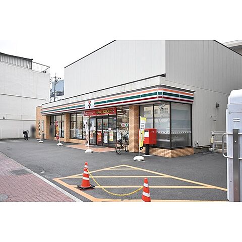 コンビニ「セブンイレブン名古屋中村区役所駅前店まで270ｍ」