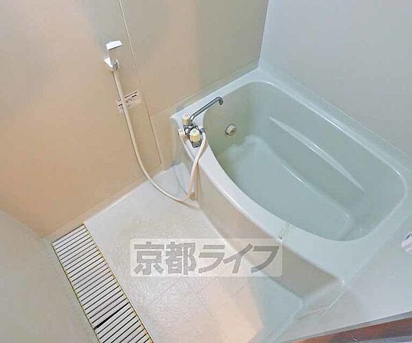 画像6:シンプルな浴室です。