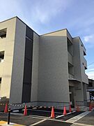 神崎川駅より徒歩8分 築4年11ヶ月 3階建の賃貸物件