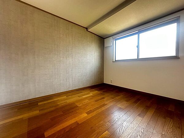 グレーのアクセントクロスがおしゃれです☆
