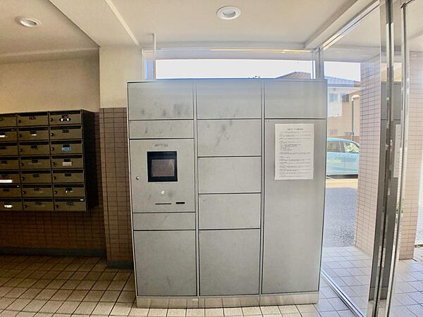 宅配ボックス付きで不在時も受取可能♪