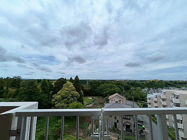 バルコニーからの眺望も良好です♪