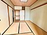 和室：リビングから続いている和室です♪
