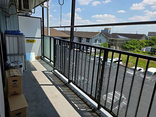 南東向き、前面棟なしで陽当たり良好です♪