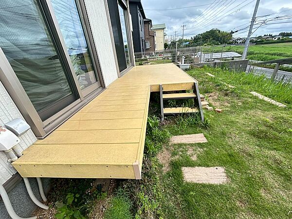 ウッドデッキからの眺望も良好です♪