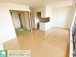 ヨコハマオールパークス二街区 1018 10階4LDKのリビング/ダイニング