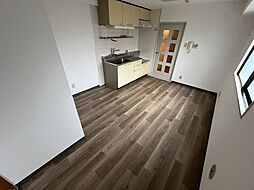 平間ロイヤルマンション 702 7階1DKのリビング/ダイニング