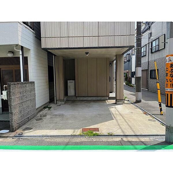平成9年築ですが、給湯器やモニターホンなど見えない設備まで新調済です。 中古物件ならではの価格の抑えやすさと、新築に近い設備環境を両立し、教育資金など将来への備えに確かな余裕を生み出します。