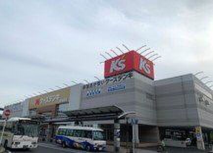 ケーズデンキ東舞鶴店 東舞鶴駅から徒歩2分にある家電量販店です。 650m