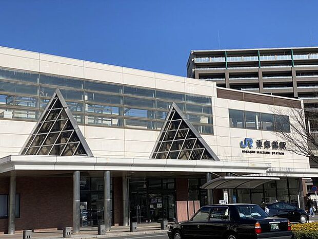 JR舞鶴線『東舞鶴駅』 舞鶴線と小浜線の終点であり、日常的な買い物、通勤、通学として多くの方が利用される駅です。 1800m