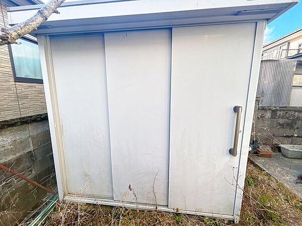【リフォーム中】物置です。鍵交換を行います。