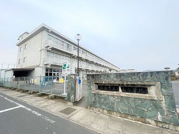 石巻市立貞山小学校 徒歩16分。【周辺環境/小学校】貞山小学校まで1300ｍ（徒歩17分） 1270m