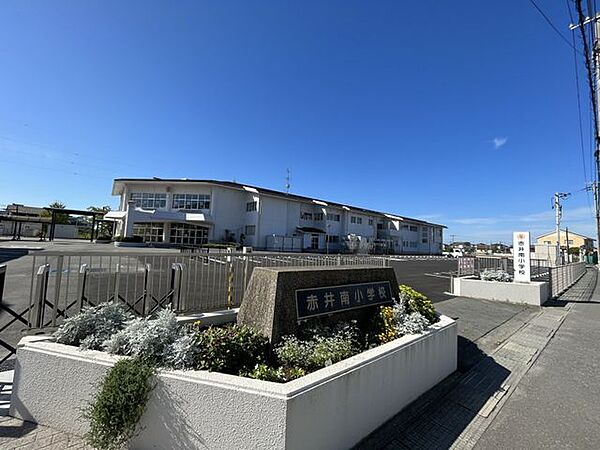 【周辺環境/小学校】東松島市立赤井南小学校まで860ｍ（徒歩11分）徒歩圏内だと低学年のお子様の登下校も安心ですね。