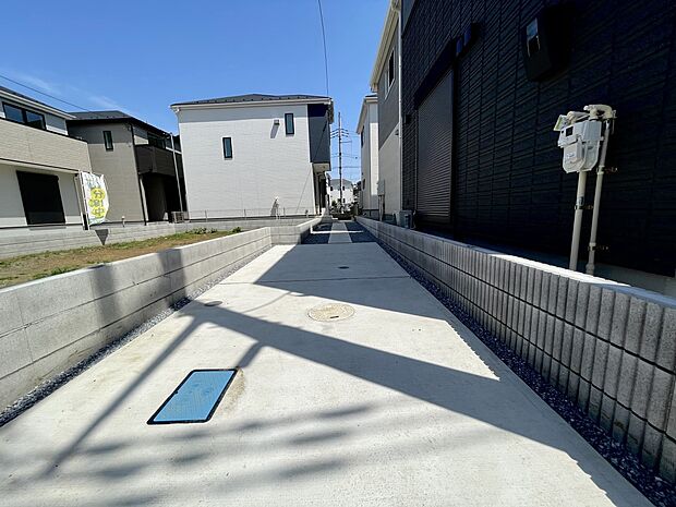 日々の暮らしにマイカーが必要。そんな方は物件の購入条件に駐車場は必須です。通勤に、家族のお迎えに、お買物に、おでかけに、クルマライフを楽しみたい方に。