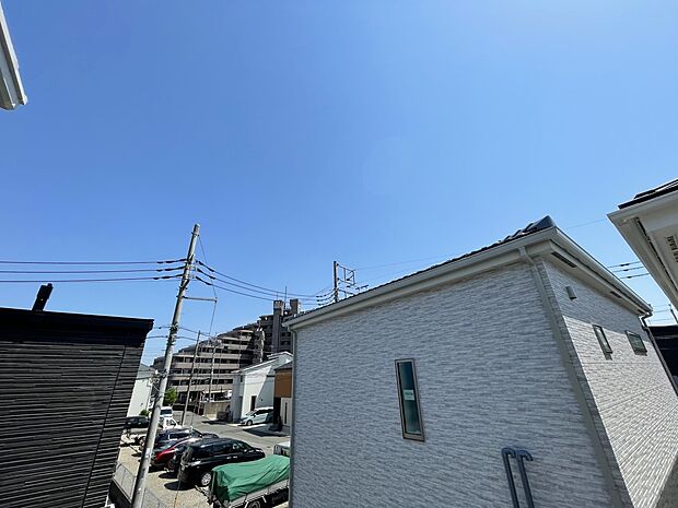 眺望や窓からの景色が良いと、家で過ごす時間も快適です。