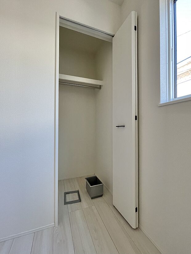 【収納】各部屋を最大限に広く使って頂ける様、全居住スペースに収納付。プライベートルームはゆったりと快適に。