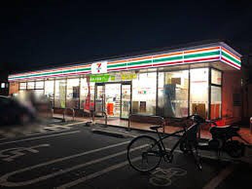 コンビニ 523m セブンイレブン浦和原山3丁目店(セブンイレブンは近くて便利を掲げています。近くとは、心の近さ。便利とはモノが期待以上の品質でお客さまに届くこと。セブン銀行など新しいサービ…